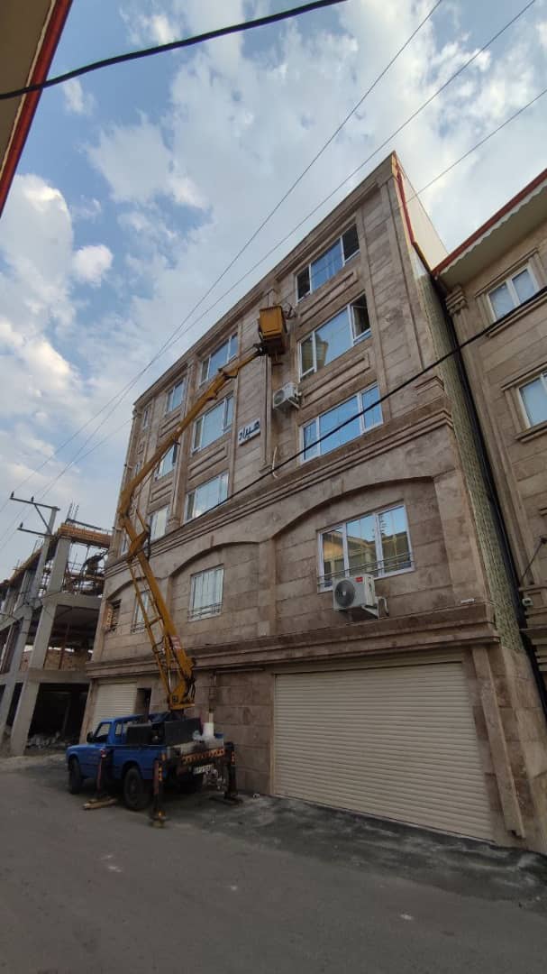 ویژگی‌های بالابر سادات در صومعه‌سرا